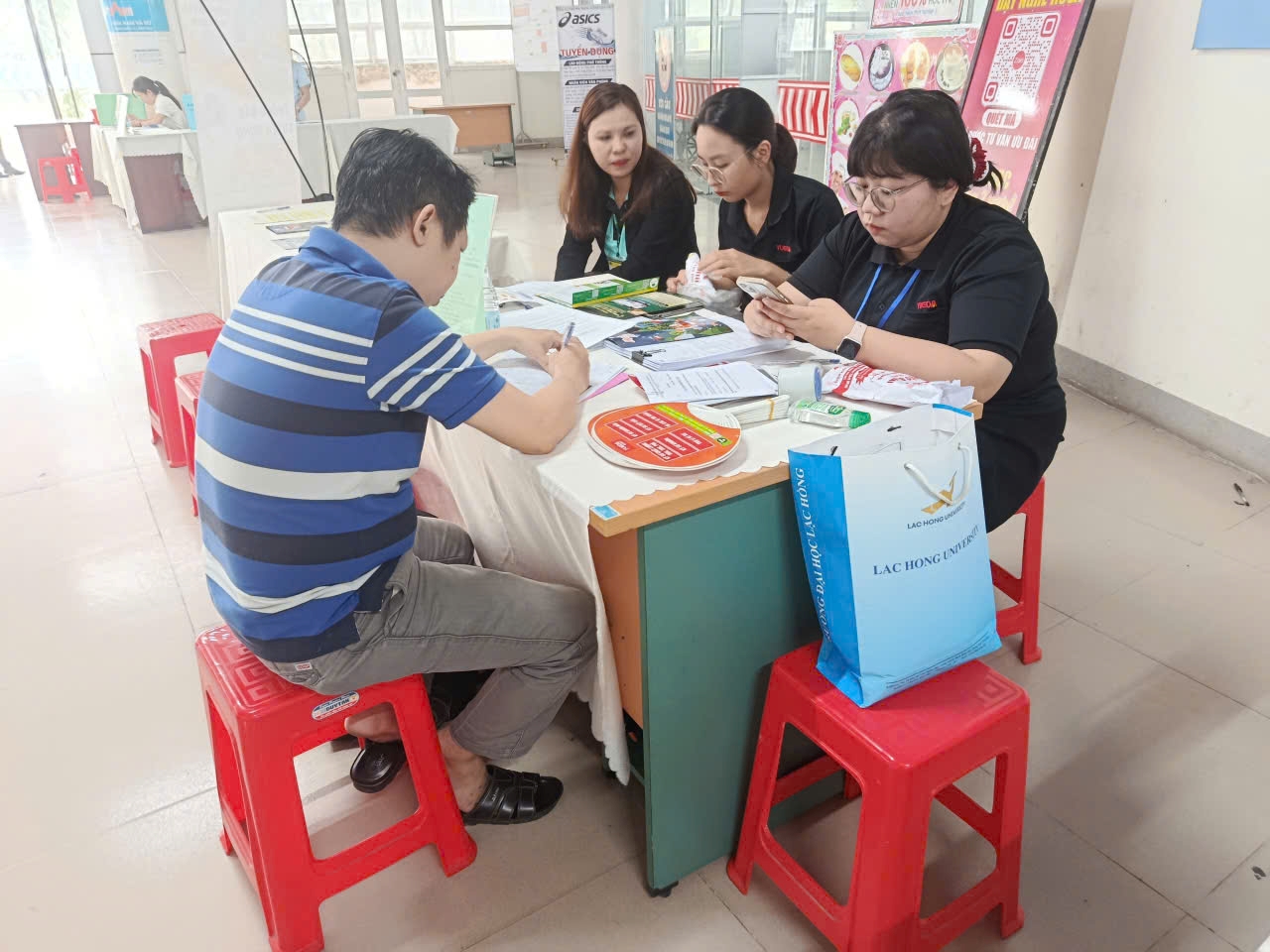 Sàn giao dịch việc làm Đồng Nai tiếp tục khẳng định vai trò cầu nối quan trọng giữa doanh nghiệp và người lao động