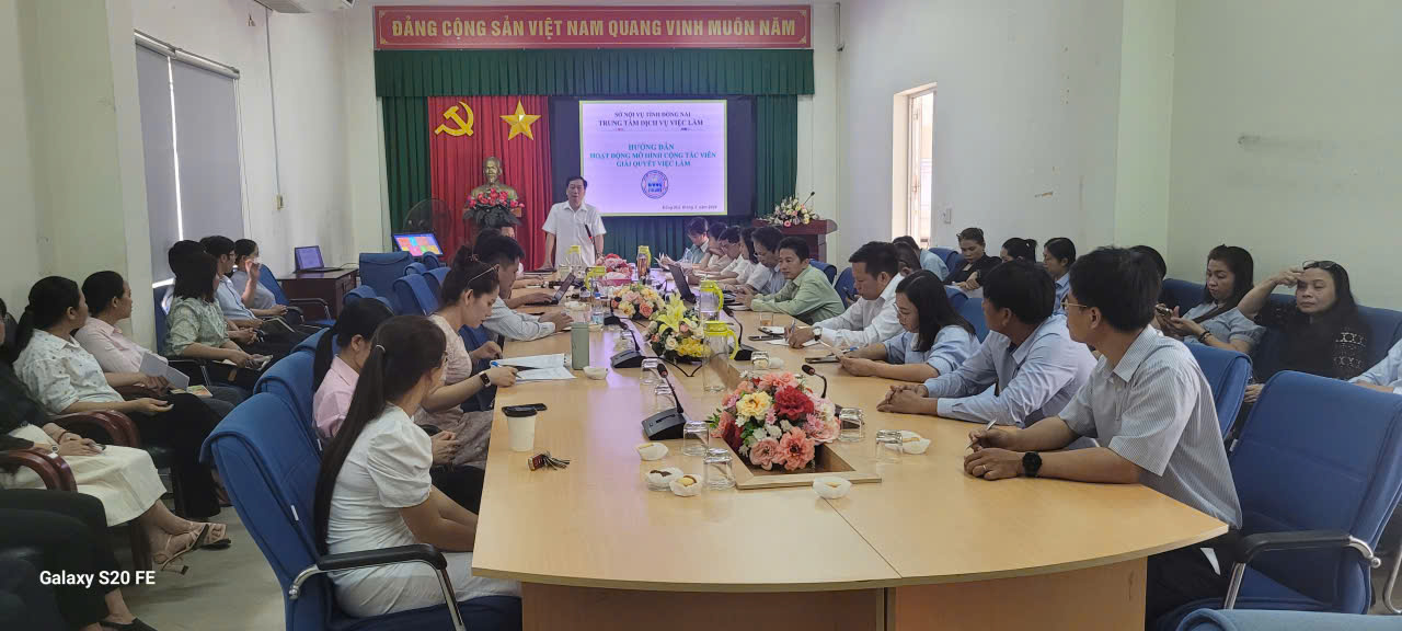 TẬP HUẤN HOẠT ĐỘNG MÔ HÌNH CỘNG TÁC VIÊN GIẢI QUYẾT VIỆC LÀM