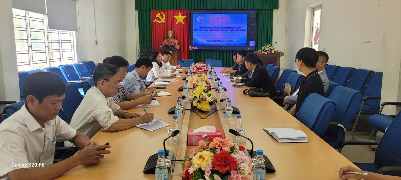 ĐOÀN CÔNG TÁC QUẬN HAMYANG HÀN QUỐC ĐẾN THĂM VÀ LÀM VIỆC VỚI TRUNG TÂM DỊCH VỤ VIỆC LÀM ĐỐNG NAI